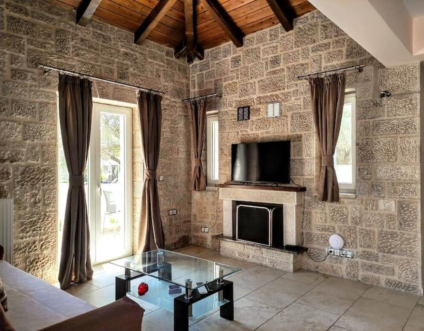 Villa *Drosia*/5' From Town & Sea/Mountain View Frinion Екстер'єр фото